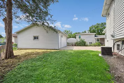 328 N Greenview Avenue, Mundelein, IL 60060 - Photo 19