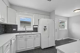 328 N Greenview Ave, Mundelein, IL 60060 - Photo 7