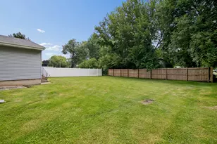 654 W River St, Bourbonnais, IL 60914 - Photo 29