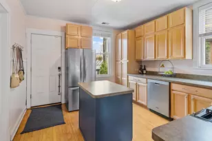 3719 N Janssen Ave, Chicago, IL 60613 - Photo 9
