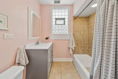 3719 N Janssen Avenue, Chicago, IL 60613 - Photo 13