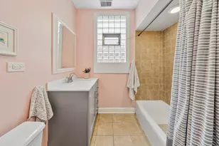 3719 N Janssen Ave, Chicago, IL 60613 - Photo 13