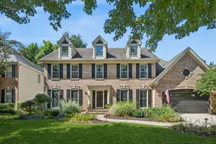 118 S Montclair Ave, Glen Ellyn, IL 60137 - Photo 1