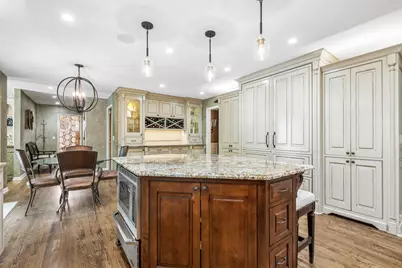 118 S Montclair Avenue, Glen Ellyn, IL 60137 - Photo 11
