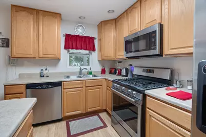 1204 Leeds Lane, Elk Grove Village, IL 60007 - Photo 9