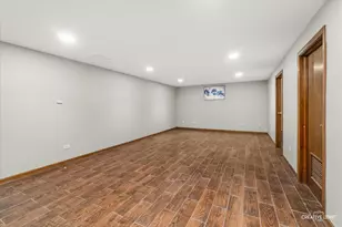 2213 Hamilton Ln, Darien, IL 60561 - Photo 19