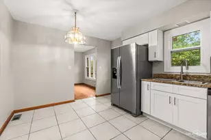 2213 Hamilton Ln, Darien, IL 60561 - Photo 7