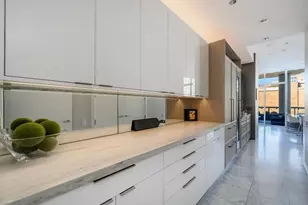 30 W Oak St, Chicago, IL 60610 - Photo 23