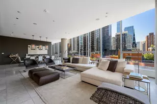 30 W Oak St, Chicago, IL 60610 - Photo 5
