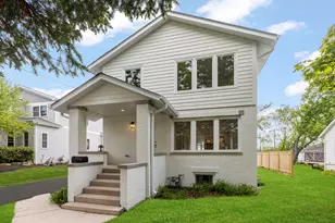 118 N President St, Wheaton, IL 60187 - Photo 1