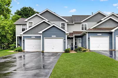 1615 Woodcrest Circle, Mundelein, IL 60060 - Photo 1