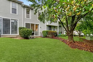 1615 Woodcrest Cir, Mundelein, IL 60060 - Photo 23
