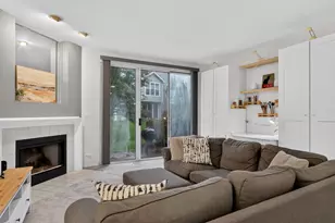 1615 Woodcrest Cir, Mundelein, IL 60060 - Photo 7