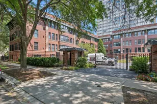 5325 N Kenmore Ave, Chicago, IL 60640 - Photo 1