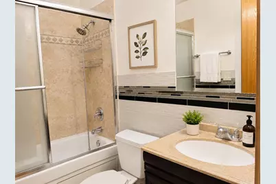 1511 W Pratt Boulevard #1, Chicago, IL 60626 - Photo 9
