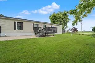 108 Franklin St, Plainfield, IL 61862 - Photo 3