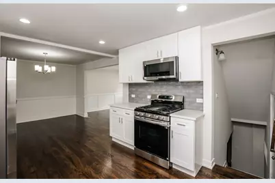 10048 S Saint Lawrence Avenue, Chicago, IL 60628 - Photo 5