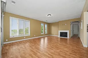 2802 E Lincoln St, Bloomington, IL 61704 - Photo 5