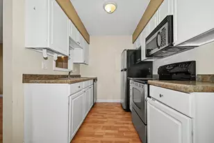2802 E Lincoln St, Bloomington, IL 61704 - Photo 11