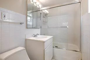 952 W Grant Dr, Des Plaines, IL 60016 - Photo 7