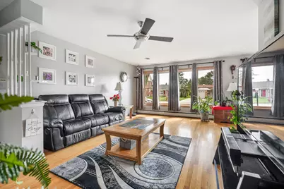 952 W Grant Drive, Des Plaines, IL 60016 - Photo 5
