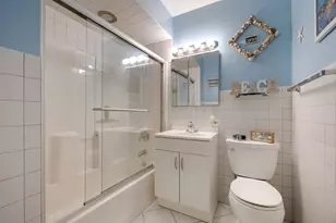 952 W Grant Dr, Des Plaines, IL 60016 - Photo 9