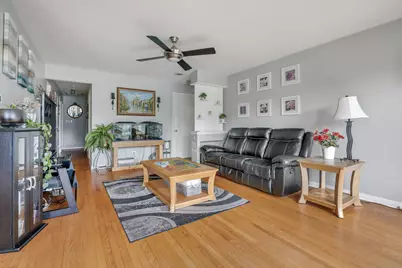 952 W Grant Drive, Des Plaines, IL 60016 - Photo 11