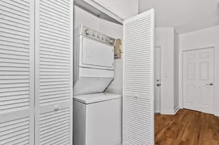4023 S Calumet Ave, Chicago, IL 60653 - Photo 13