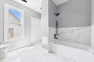 10100 S Eggleston Ave, Chicago, IL 60628 - Photo 11