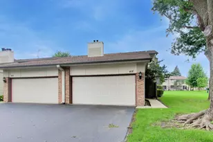 418 Bluebird Ln, Deerfield, IL 60015 - Photo 1