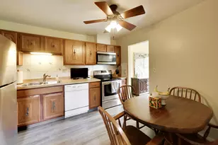 418 Bluebird Ln, Deerfield, IL 60015 - Photo 7