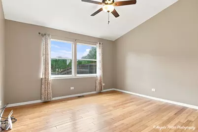205 Chaparral Circle, Elgin, IL 60120 - Photo 19