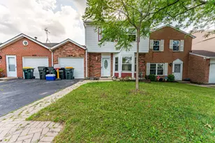 1430 Ash Ct, Carol Stream, IL 60188 - Photo 1