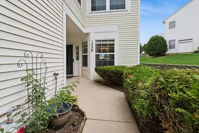 1550 Meadowsedge Lane #1550, Carpentersville, IL 60110 - Photo 3