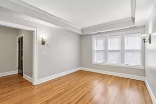 221 N Oak Park Ave, Oak Park, IL 60302 - Photo 3