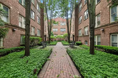 221 N Oak Park Avenue #2E, Oak Park, IL 60302 - Photo 1