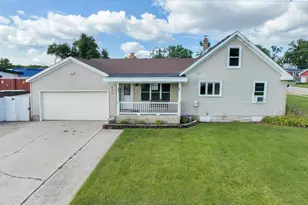 220 S 1st St, Elburn, IL 60119 - Photo 17
