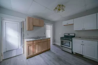410 Albert Avenue, Rockford, IL 61101 - Photo 9