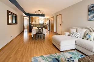 7935 W 90th St, Hickory Hills, IL 60457 - Photo 5