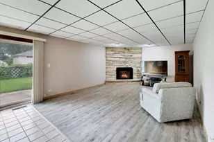 433 Kinkaid Ct, Des Plaines, IL 60016 - Photo 15