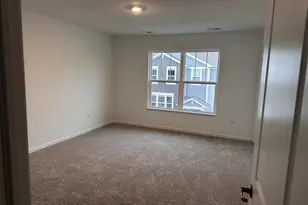 560 Wolverine Dr, Aurora, IL 60502 - Photo 17