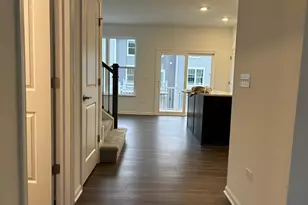 560 Wolverine Dr, Aurora, IL 60502 - Photo 5