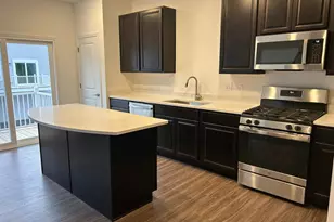 560 Wolverine Dr, Aurora, IL 60502 - Photo 7