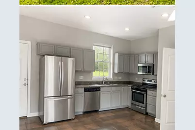 19071 W Lake View Avenue, Mundelein, IL 60060 - Photo 5