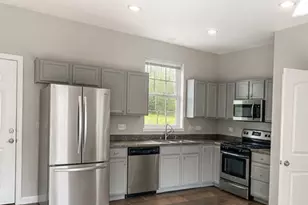 19071 W Lake View Ave, Mundelein, IL 60060 - Photo 5