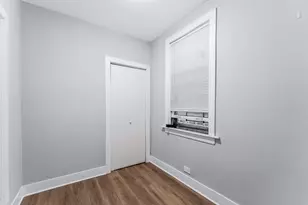 1019 W 18th St, Chicago, IL 60608 - Photo 9