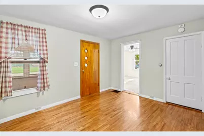 100 Burlington Street, Somonauk, IL 60552 - Photo 5