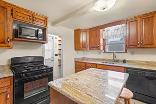 100 Burlington St, Somonauk, IL 60552 - Photo 9