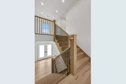 3810 W North Shore Avenue, Lincolnwood, IL 60712 - Photo 7