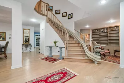 863 Gloucester Crossing, Lake Forest, IL 60045 - Photo 9